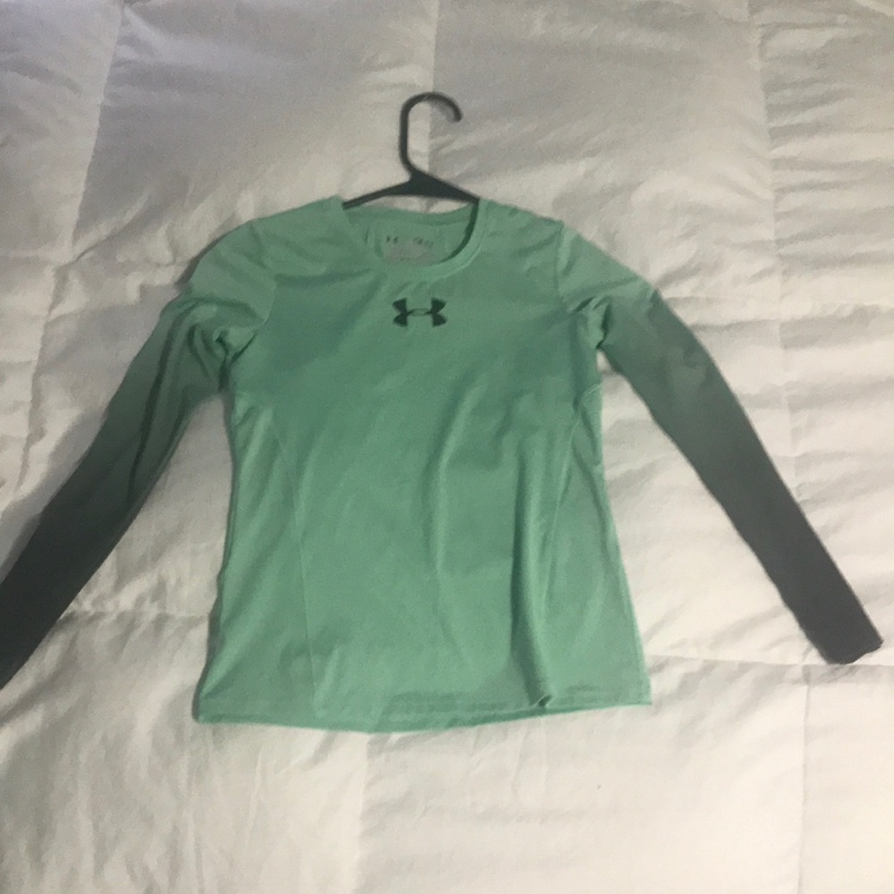 mint green faded black sleeve athletic shirt